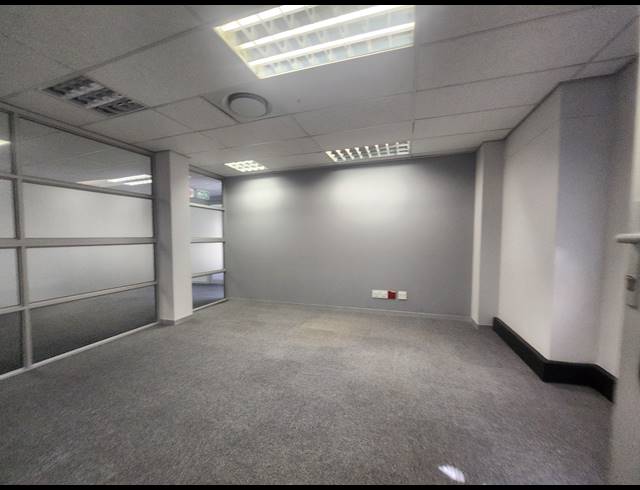 408M² OFFICE TO LET IN WOODMEAD